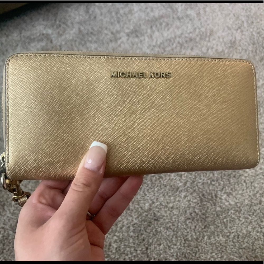 Michael Kors wristlet